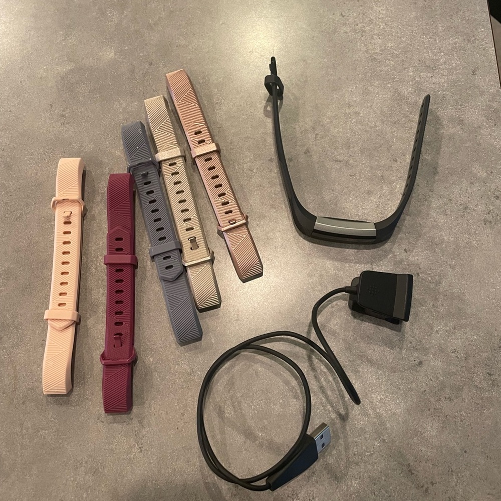Fitbit Alta HR good condition comes with charger and bands